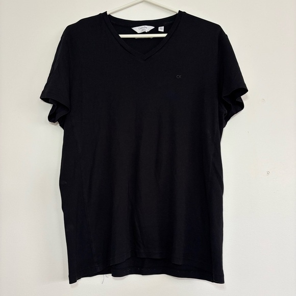 🎉4/30$🎉 Calvin Klein Black Stretch Tee – Size L - Picture 1 of 5